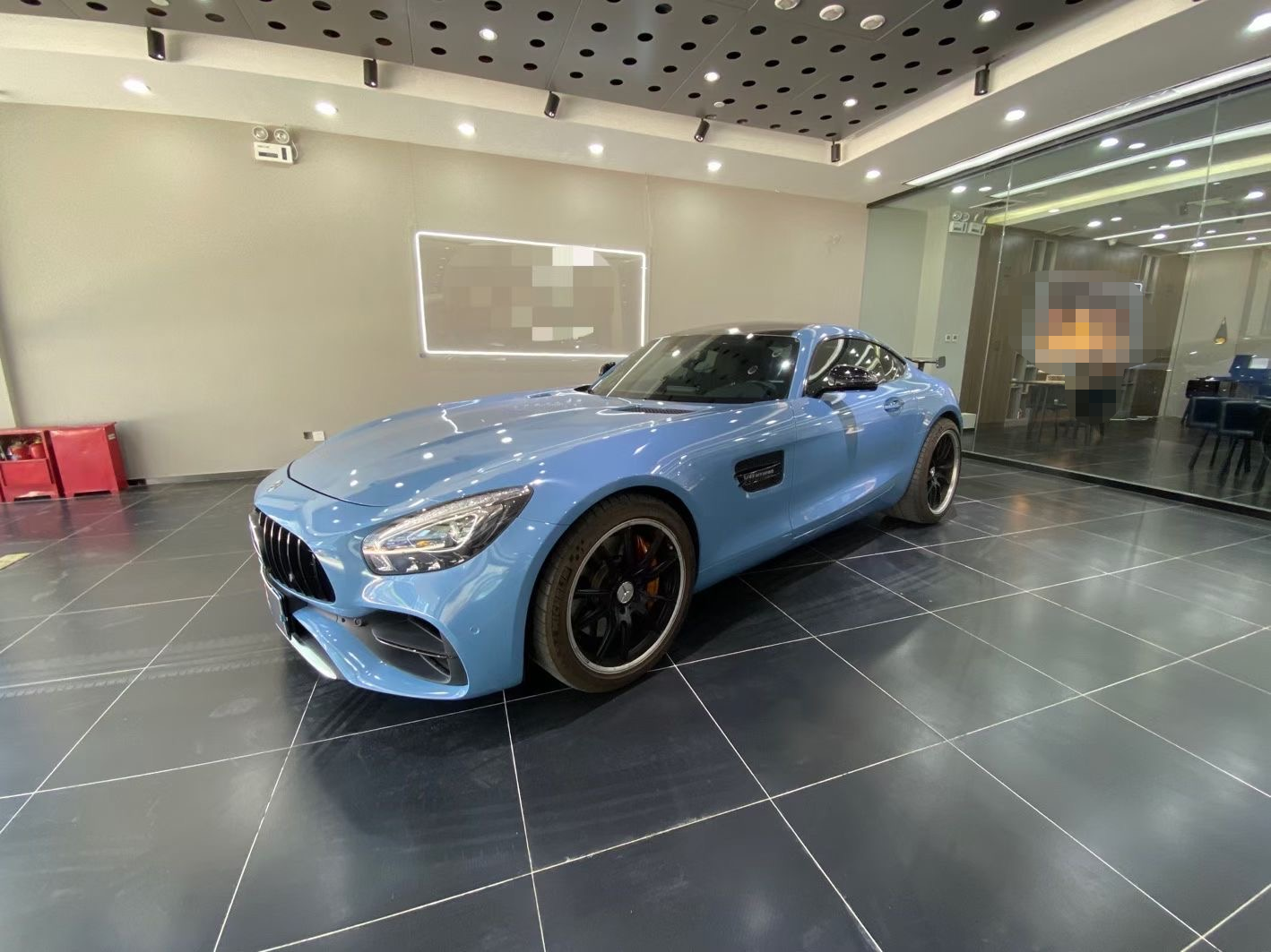 Լ-amg gt